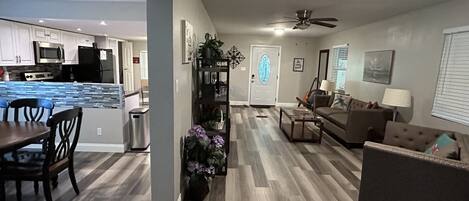 Smart TV, DVD player, videoteca, impressoras