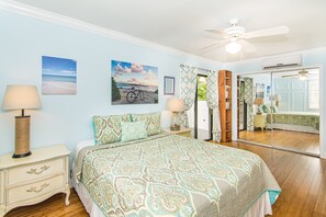 2 bedrooms, iron/ironing board, free WiFi, bed sheets - DIRECT OCEAN VIEW, STEPS TO BEACH, BOUTIQUE BEACH CHIC TOWNHOME, No Cleaning Fee (Juno Beach)