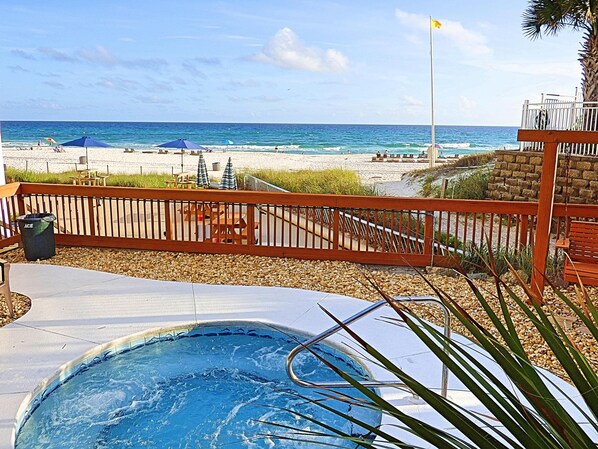 Bain à remous extérieur