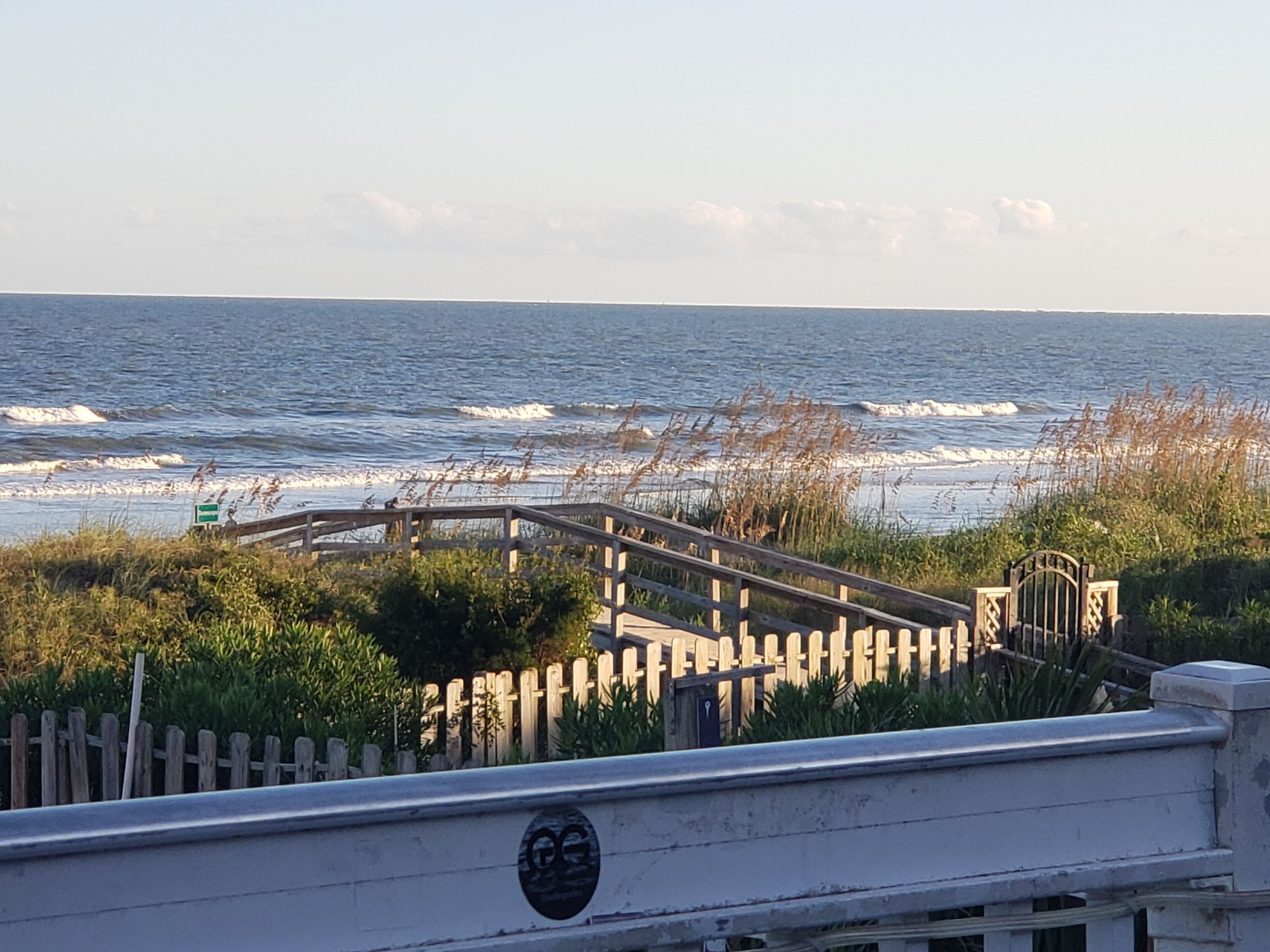 Beach nearby, sun loungers, beach towels