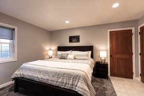 3 bedrooms, desk, iron/ironing board, free WiFi
