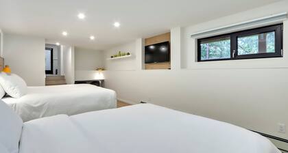 Modern King-Size Guest Suite