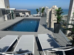 Outdoor pool, a heated pool - Luxury 5-Bedroom Oceanfront Penthouse with Private Pool (Bat Yam)
