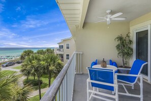 Outdoor dining - Fourth Floor Gulf Front Views, Endless Sunsets, Private Beach  Access ~ Maravilla 2410 (Destin)
