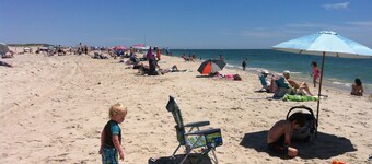 Cottage près du canal Shinnecock et à 2 min de la plage de Meschutt!