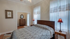3 chambres, fer et planche à repasser, Wi-Fi gratuit, draps fournis