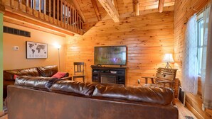 Living area - Blue Rose Cabins - Oleander Cabin (Logan)