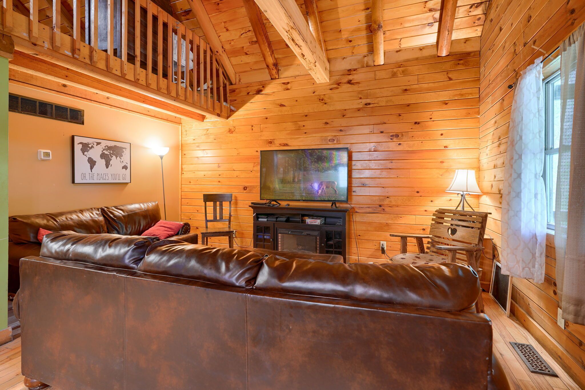 Télévision, lecteur de DVD, chaîne hi-fi