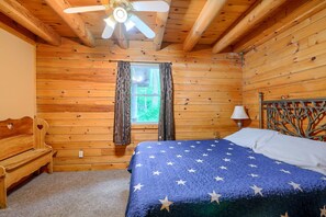 3 bedrooms, WiFi (free), bed sheets - Blue Rose Cabins - Oleander Cabin (Logan)