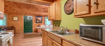 Blue Rose Cabins - Oleander Cabin - timmerstuga i skogen i Hocking Hills