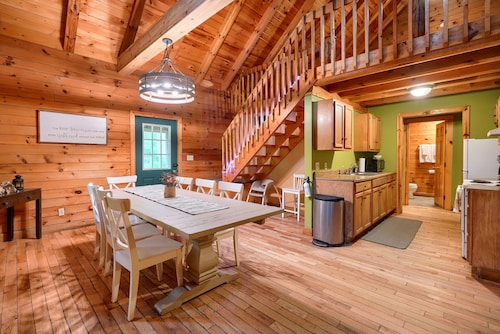Blue Rose Cabins - Oleander Cabin
