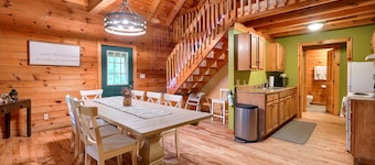 Blue Rose Cabins - Oleander Cabin