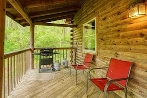 Property grounds - Blue Rose Cabins - Oleander Cabin (Logan)