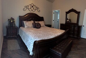 4 bedrooms, iron/ironing board, free WiFi, bed sheets