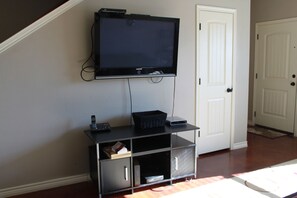 Interior - Minutes from A&M (Bryan)