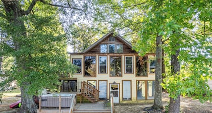 Lakeside Treasure w/ Hot Tub, Canoe & Kayaks - Comfortably Sleeps 11