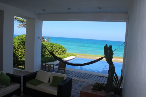 Beautiful Oceanfront Mexican Villa with Infinity Pool, and Spectacular View