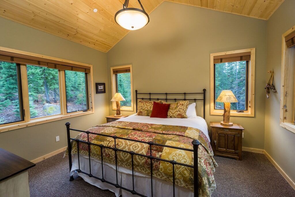 3 bedrooms, travel crib, free WiFi, bed sheets