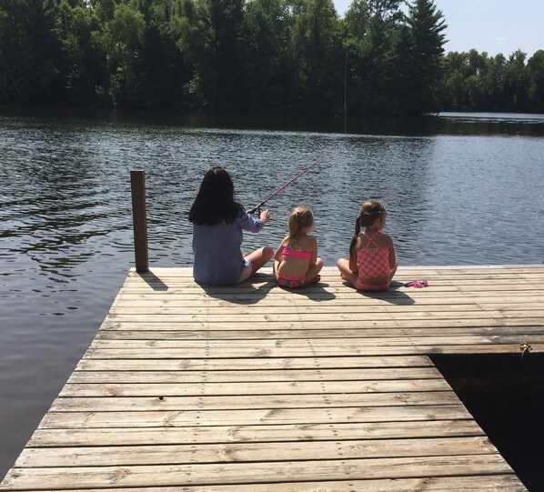 Hojnacki's Cedar Hideaway private secluded home on Manitowish Chain of