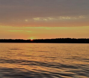 Sun-loungers - Last Minute Openings for Memorial Day at Hojnacki's Cedar Hideaway (Manitowish Waters)