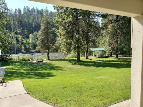 Quiet apartment along the river located about 4 miles east of Leavenworth. 