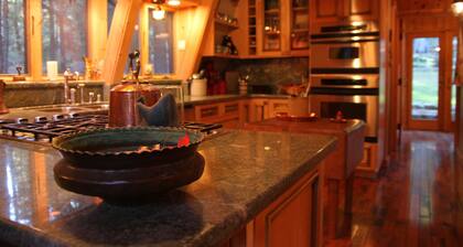 Bear Cabin - ¡Esquí de nieve privado de lujo junto al bosque nacional de Tahoe con superficie cultivada!