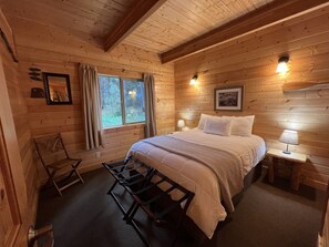 8 bedrooms, travel cot, free WiFi, bed sheets