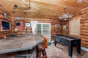 Game room - Luxury Cabin w/ Hot Tub for Cherry Springs (Austin)