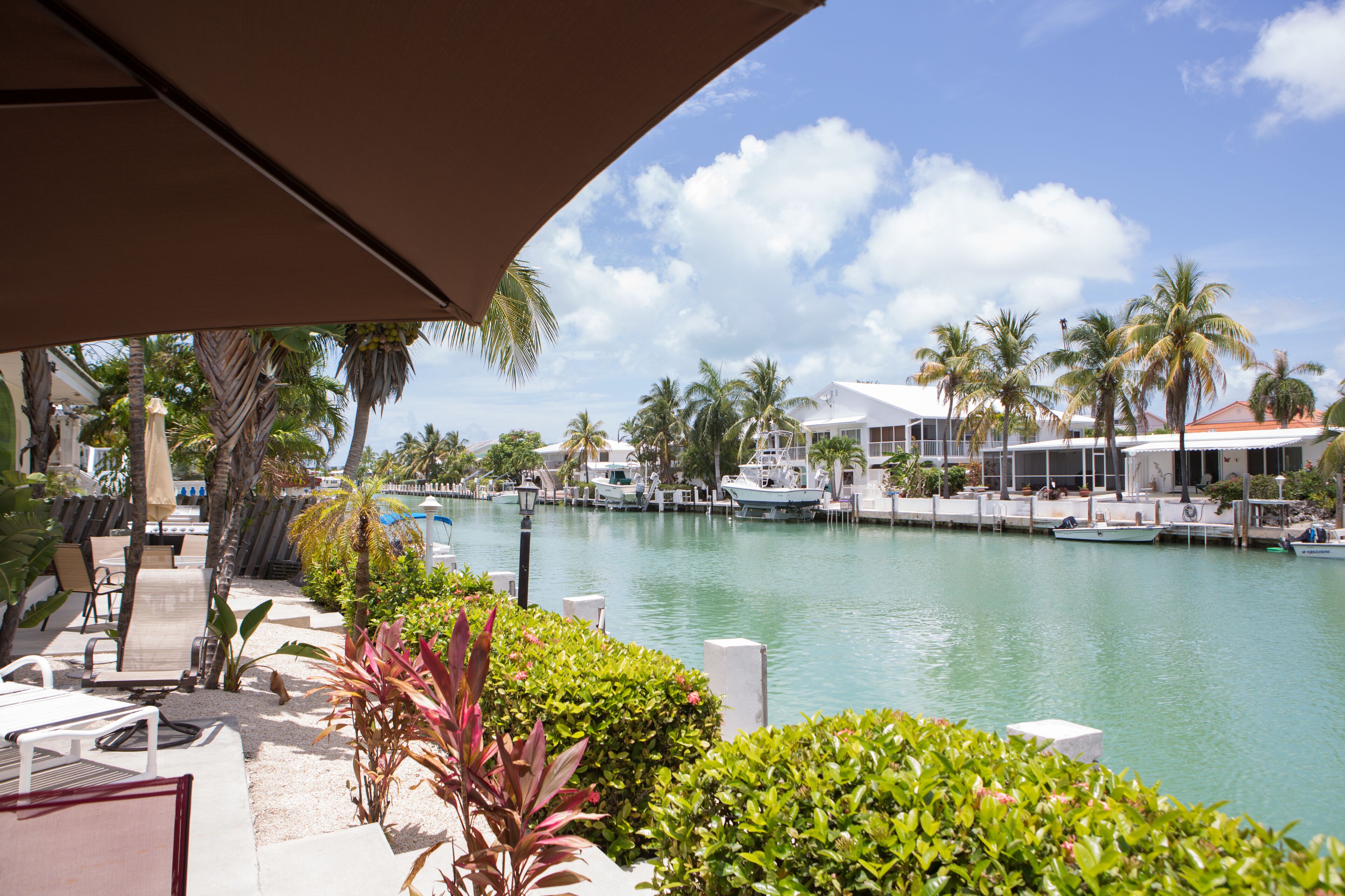 Cozy Keys Canal with Sunset View