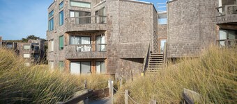 Modern Beach Front Pajaro Dunes 1st Floor Condo - Yards From Beach/Gated Entry