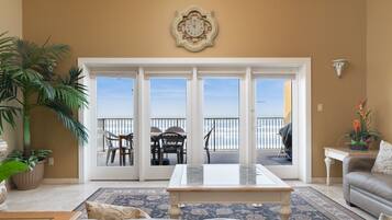 TV connectée, jeux vidéo, chaßne hi-fi