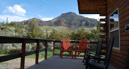 1400 neliömetriä Mökki 30 kilometrin päässä Yellowstonesta Sopii metsästäjille ja matkailijoille!