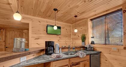 High Point Lodge With Indoor Saltwater Pool