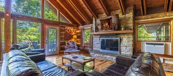 High Point Lodge With Indoor Saltwater Pool