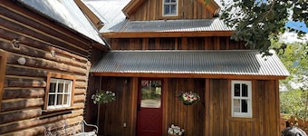 Beautiful Timber Frame Home In Downtown. Great Location Just off Elk Ave!