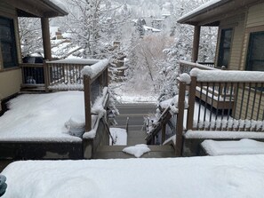 Property grounds - Deer Valley Townhouse, with New Private Hot Tub Just Steps Away from the Bus (Park City)