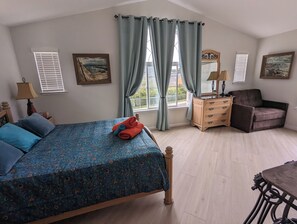 5 bedrooms, desk, iron/ironing board, free WiFi