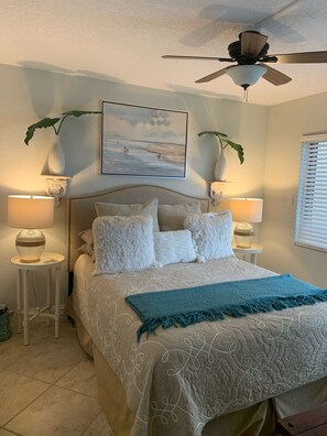 2 bedrooms, in-room safe, iron/ironing board, free WiFi - Beachside Bliss (Jacksonville Beach)