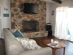 TV, fireplace, DVD player, stereo