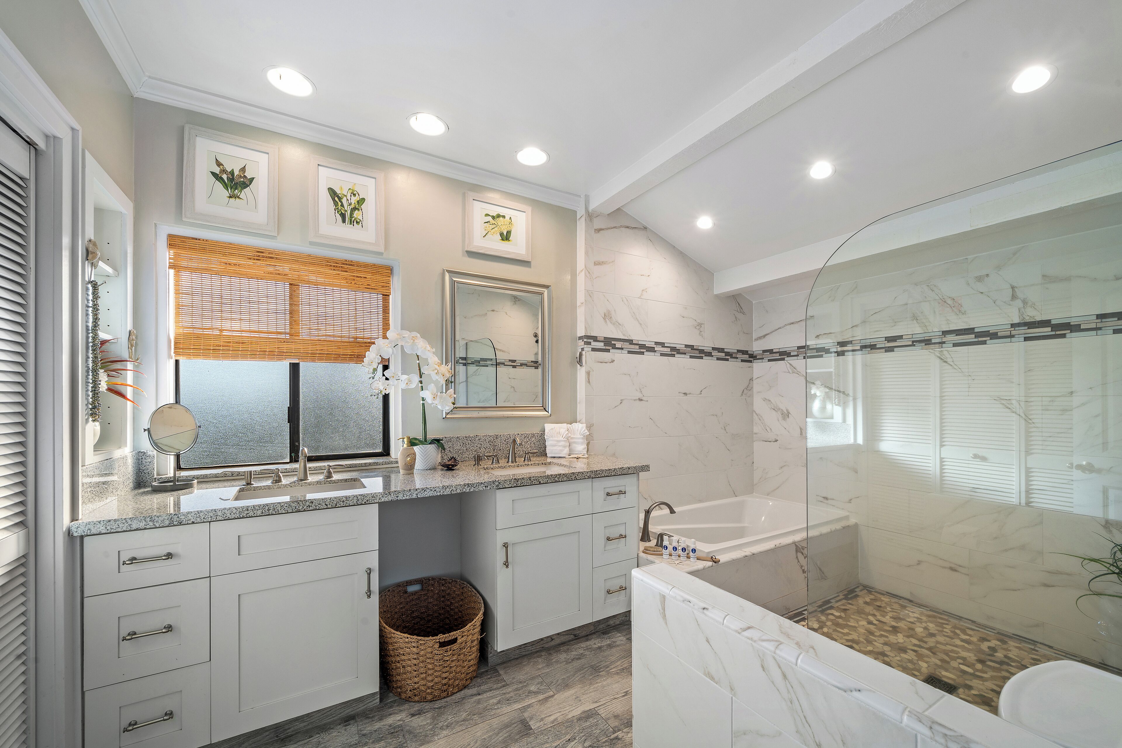 Bathtub, hair dryer, towels, soap