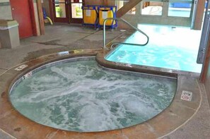 Piscina all'aperto, una piscina riscaldata