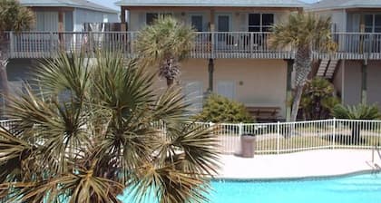 Belle piscine - 2 BR / 2 BA - 1 mile de la plage