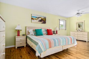 2 bedrooms, iron/ironing board, free WiFi, bed sheets - Adorable Fully Updated Beach House - Pet Friendly (Villas)