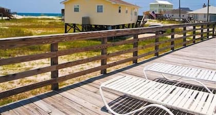 Ocean View Beach Cottage/3BR 2BA/Steps Away From the White, Sandy Beach!
