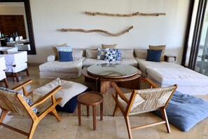 Smart TV, DVD player, stereo