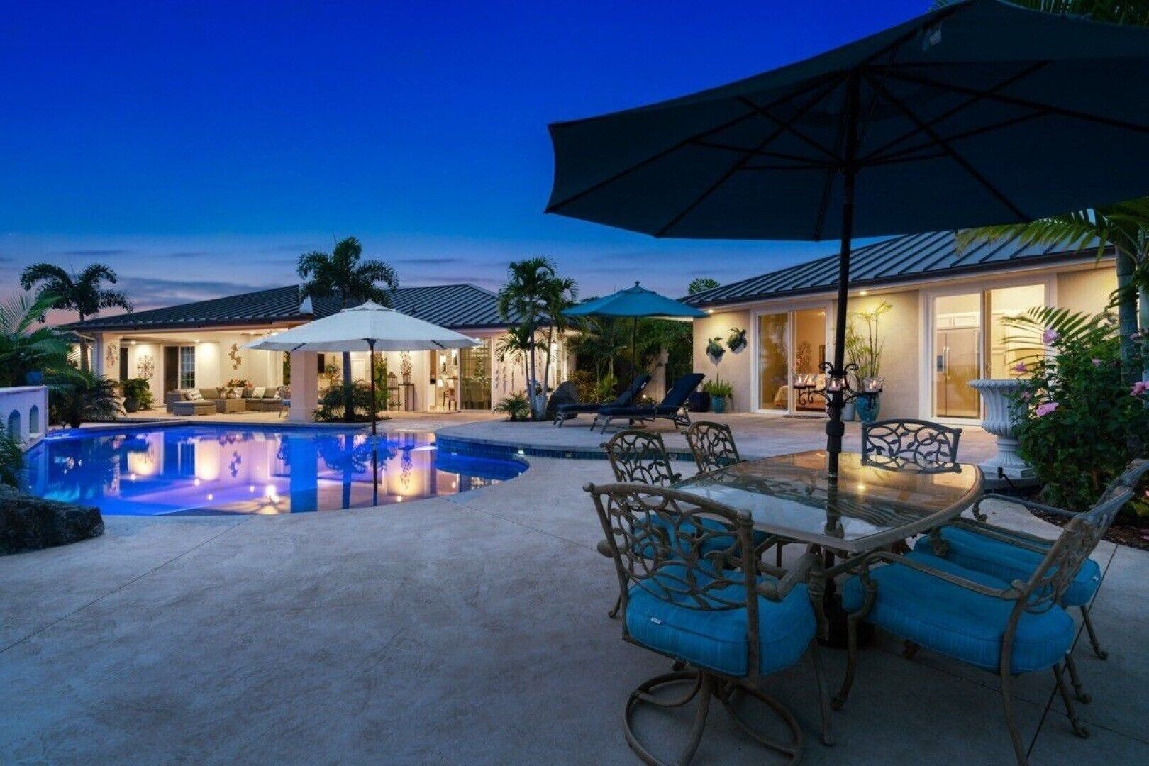 Stunning Kona home with salt water pool will take your breath away