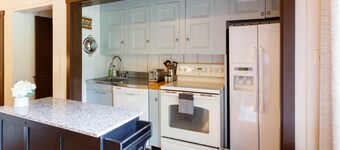 Historic, Yet Modern Carriage House Loft Apartment Nestled In Lancaster County.