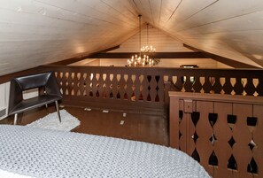 Interior - Historic, Yet Modern Carriage House Loft Apartment Nestled In Lancaster County. (Brownstown)