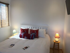 3 chambres, fer et planche à repasser, Wi-Fi, draps fournis