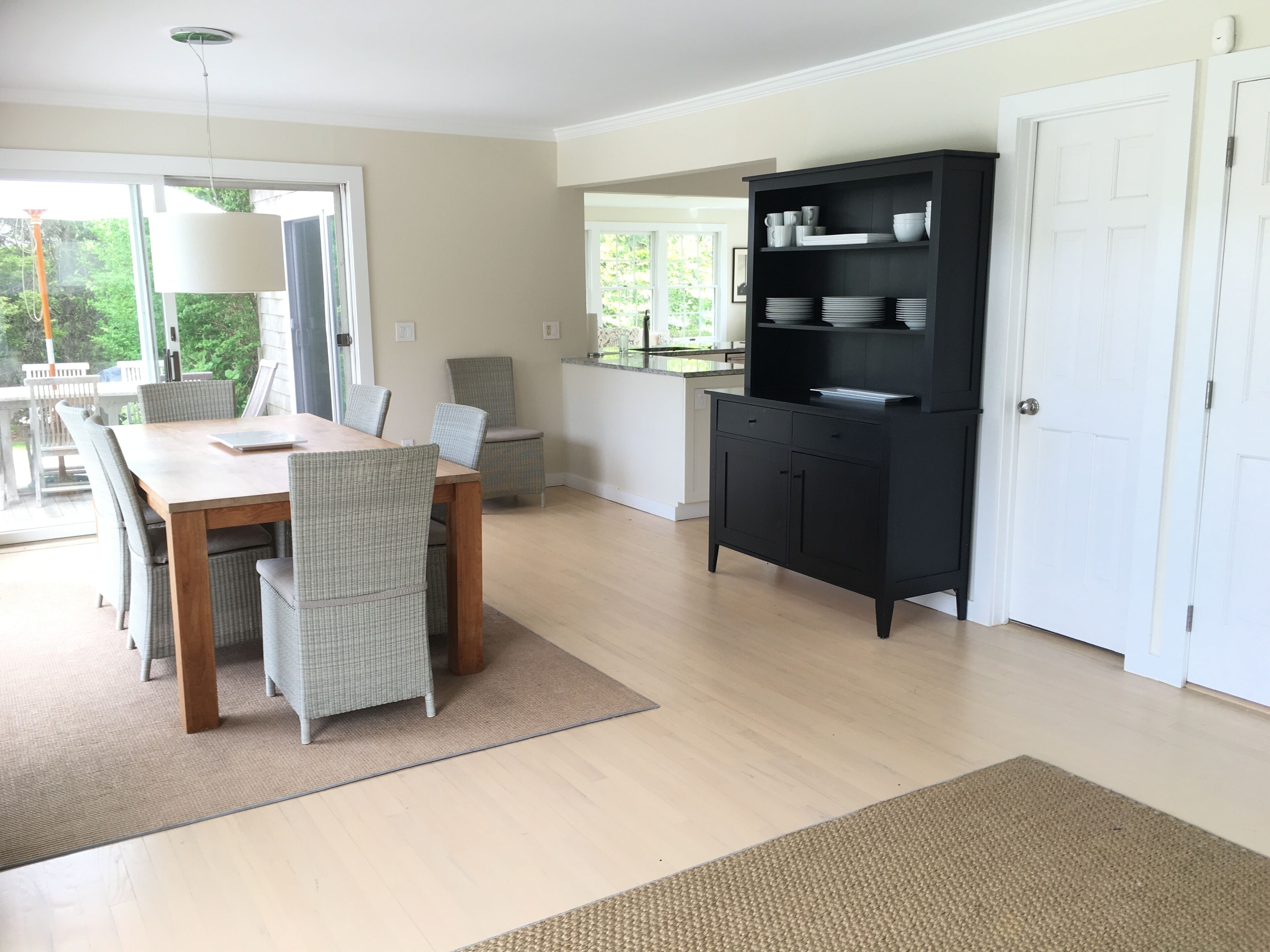 Southampton Bright and Beautiful 4 Br - near village 5 min & ocean beaches